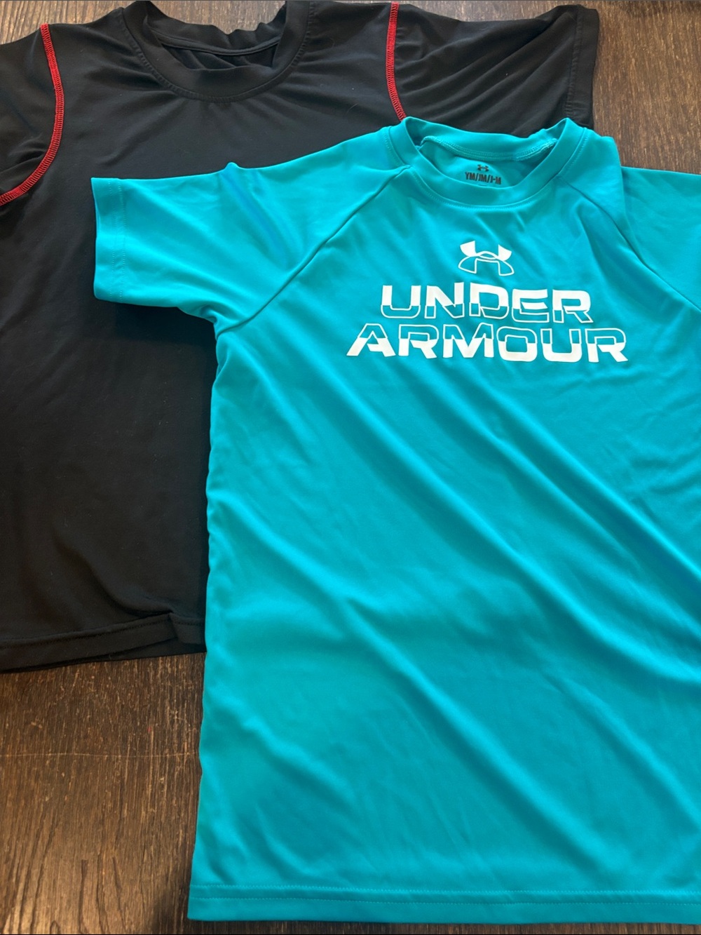 2 Kids athletic shirts (M)